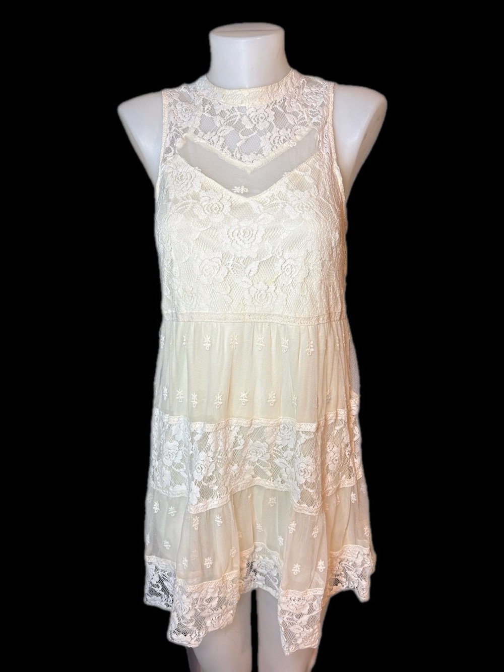 Rebellion Ivory Lace Tiered Sleeveless Chemise